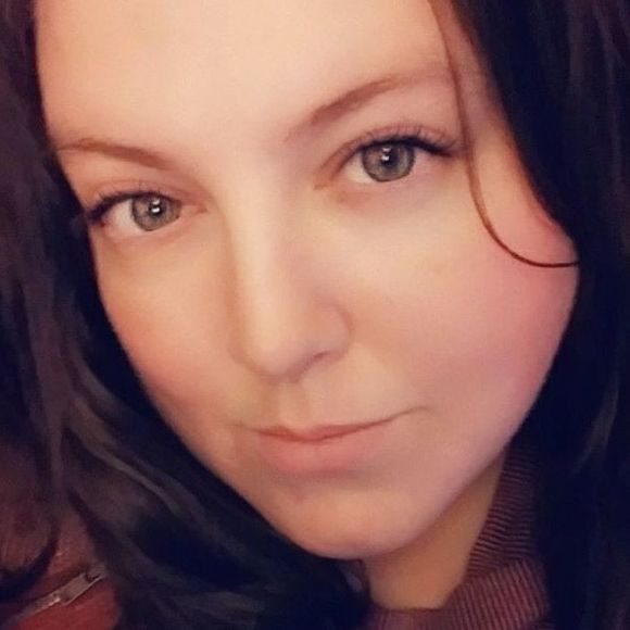 Meet your Posher, Christina - Picture 1 of 1